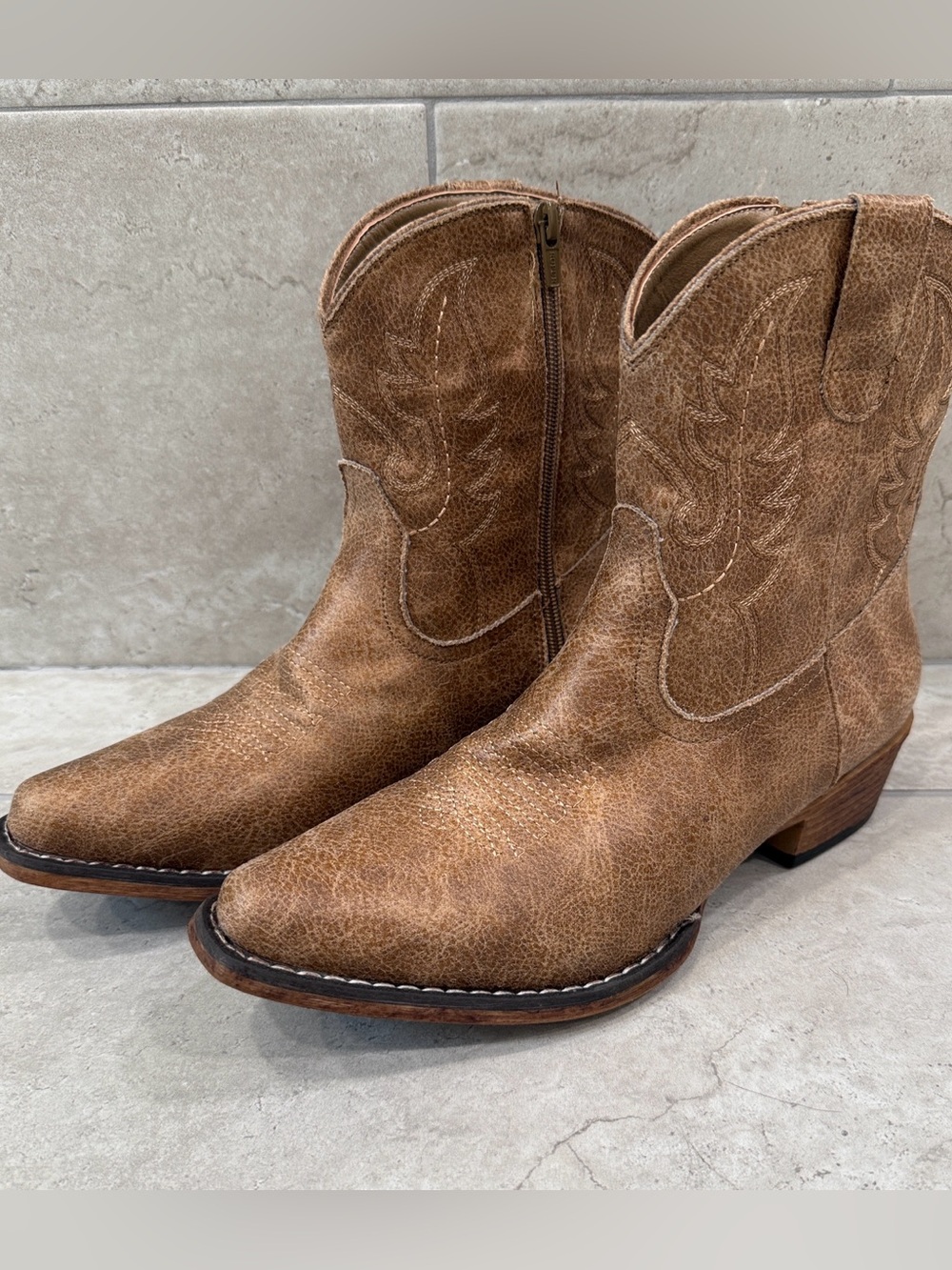Roper NEW women’s size 10 cowboy boots Tan